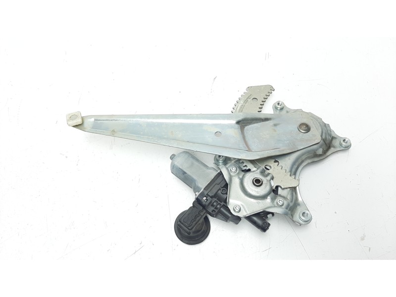 Recambio de elevalunas trasero derecho para toyota rav 4 referencia OEM IAM 6980342050  