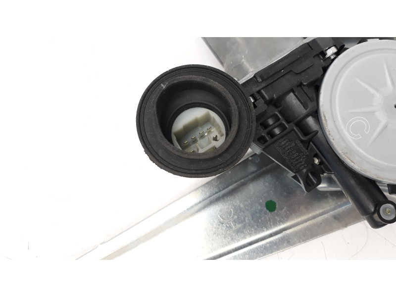 Recambio de elevalunas trasero izquierdo para toyota rav 4 referencia OEM IAM 6980442050  