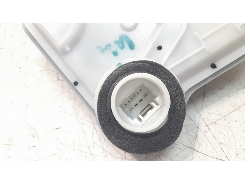 Recambio de cerradura puerta delantera derecha para toyota corolla (e21) referencia OEM IAM 6903002511  