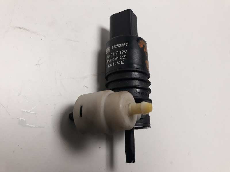 Recambio de bomba limpia para opel corsa e selective referencia OEM IAM 13250357 3240117 