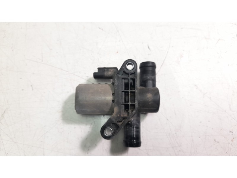 Recambio de bomba agua para renault clio v zen referencia OEM IAM 212309316R  