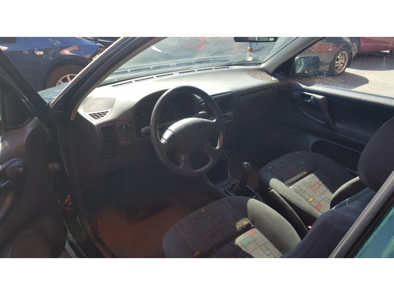 volkswagen polo berlina (6n1) del año 1999