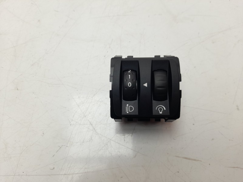Recambio de interruptor para renault captur zen referencia OEM IAM 251900567R  