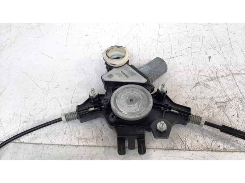 Recambio de elevalunas delantero derecho para toyota corolla (e21) referencia OEM IAM 6981002721  