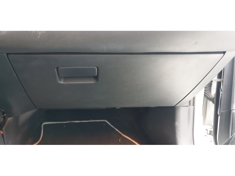 Recambio de guantera para toyota corolla (e21) referencia OEM IAM 5555202430  