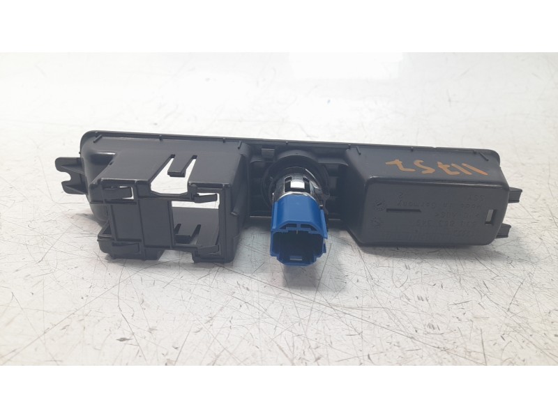 Recambio de moldura para audi q3 (f3b) referencia OEM IAM 83B863349  