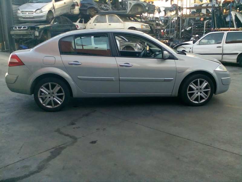 renault megane ii classic berlina del año 2004