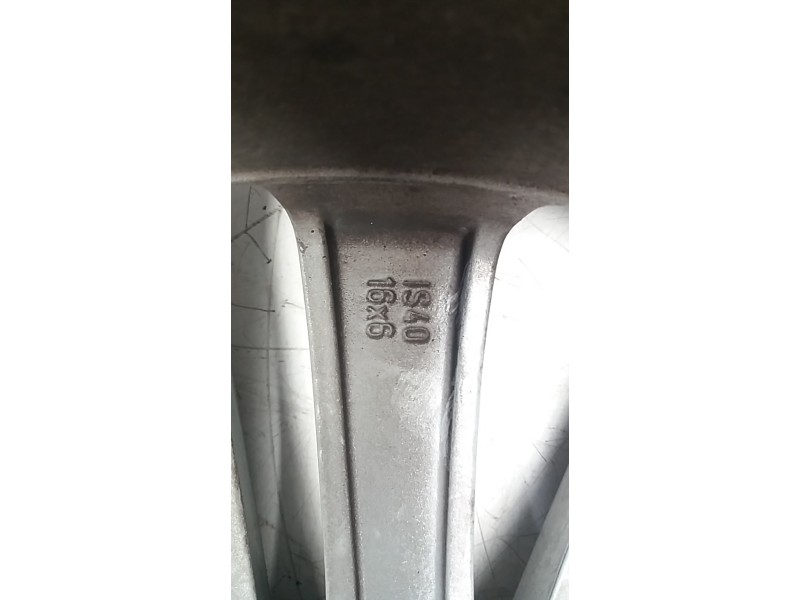 Recambio de llanta para opel corsa d 1.2 16v lpg referencia OEM IAM 13326344  