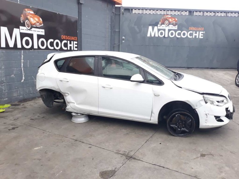 opel astra j lim. del año 2011