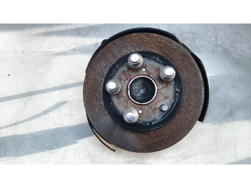 Recambio de mangueta trasera izquierda para toyota corolla (e21) referencia OEM IAM 89544F4010  