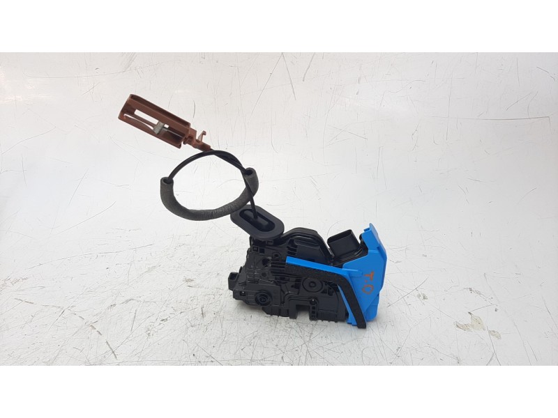 Recambio de cerradura puerta trasera derecha para kia niro referencia OEM IAM 81420AT010  