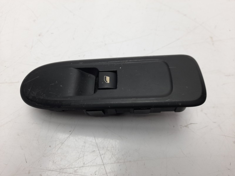Recambio de mando elevalunas delantero derecho para peugeot 308 sw envy referencia OEM IAM 96565184XT  11688