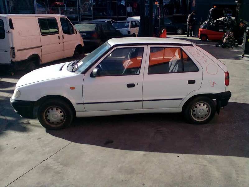 skoda felicia berlina ( 791) del año 1995