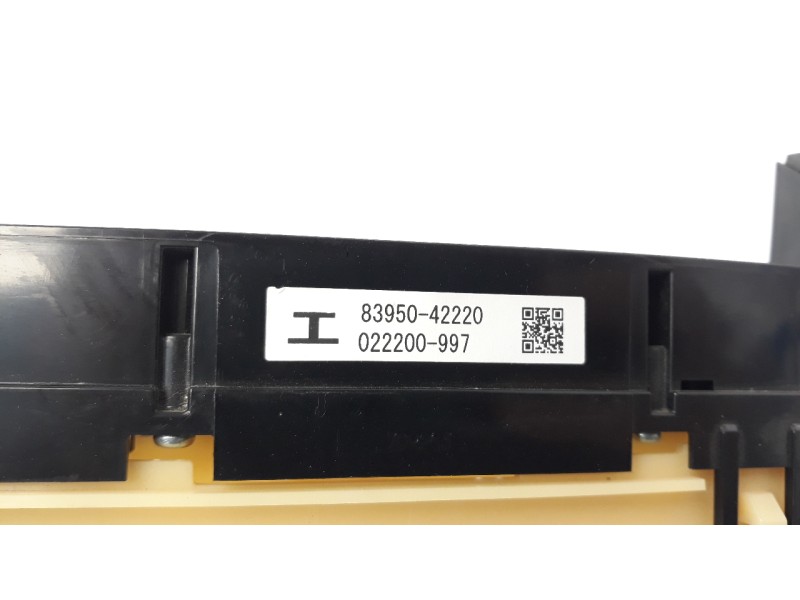 Recambio de warning para toyota rav 4 referencia OEM IAM 8395042220 022200997 