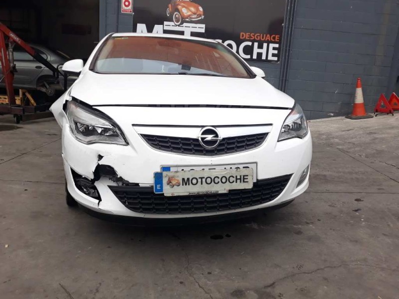 opel astra j lim. del año 2011