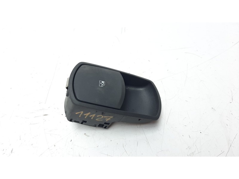 Recambio de mando elevalunas delantero derecho para opel corsa d 1.2 16v lpg referencia OEM IAM 13189333  