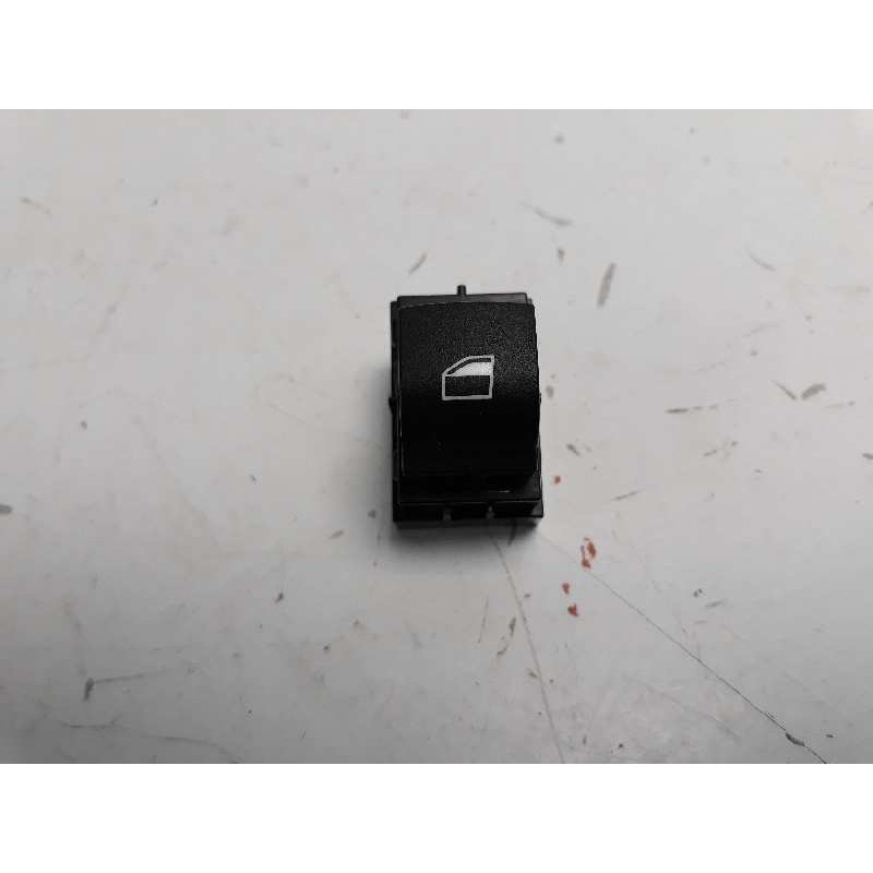 Recambio de mando elevalunas delantero derecho para bmw serie 3 lim. (f30) 318d advantage referencia OEM IAM 920810702  