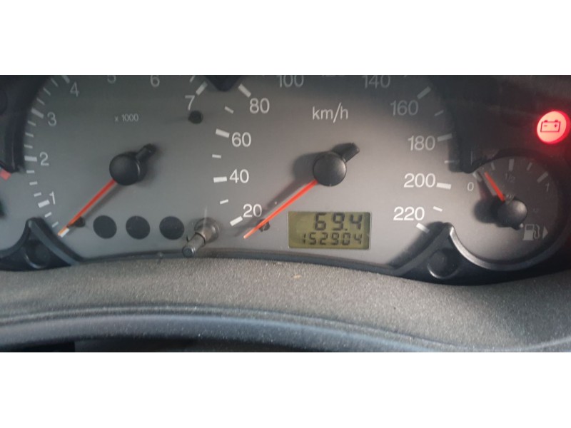 ford focus berlina (cak) del año 2000