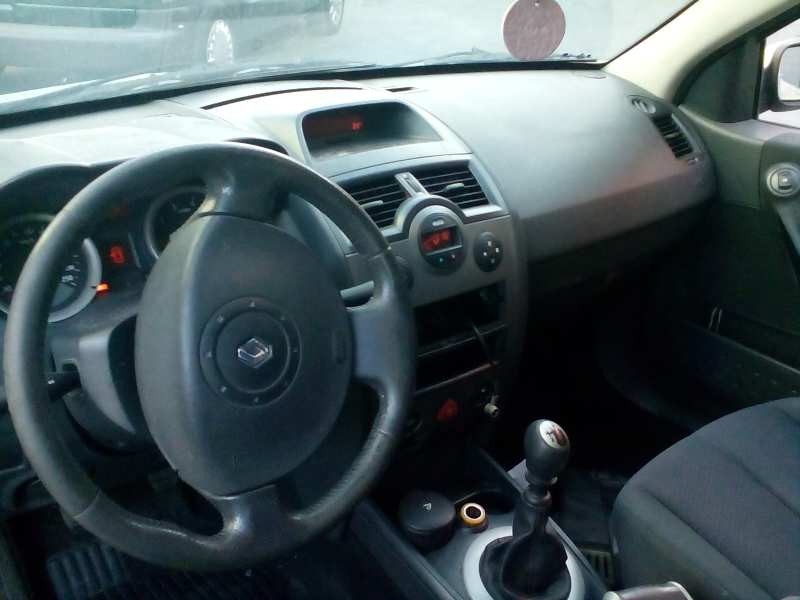 renault megane ii classic berlina del año 2004