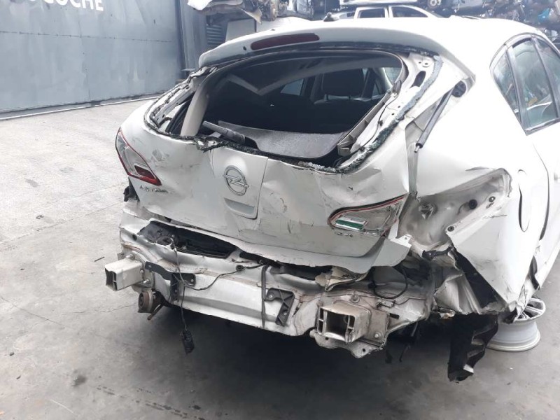 opel astra j lim. del año 2011