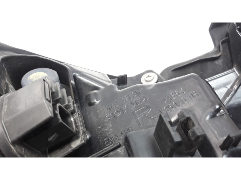 Recambio de piloto trasero derecho para toyota corolla (e21) referencia OEM IAM V350010R  