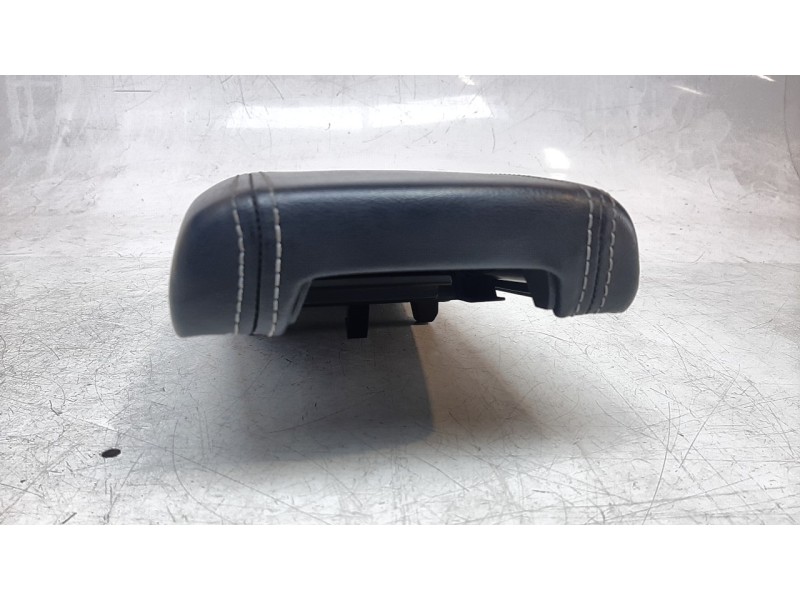 Recambio de apoyabrazos central para jeep compass ii 1.6 m-jet cat referencia OEM IAM 5ZK07DX9AB  