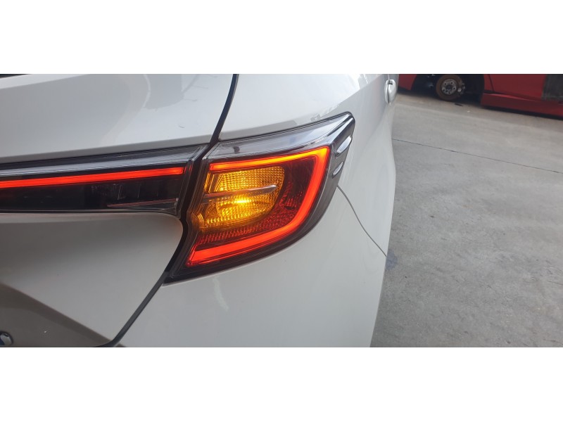 Recambio de piloto trasero derecho para toyota corolla (e21) referencia OEM IAM V350010R  