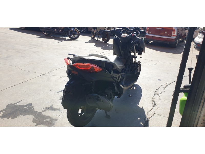 yamaha x-max 125 del año 2023