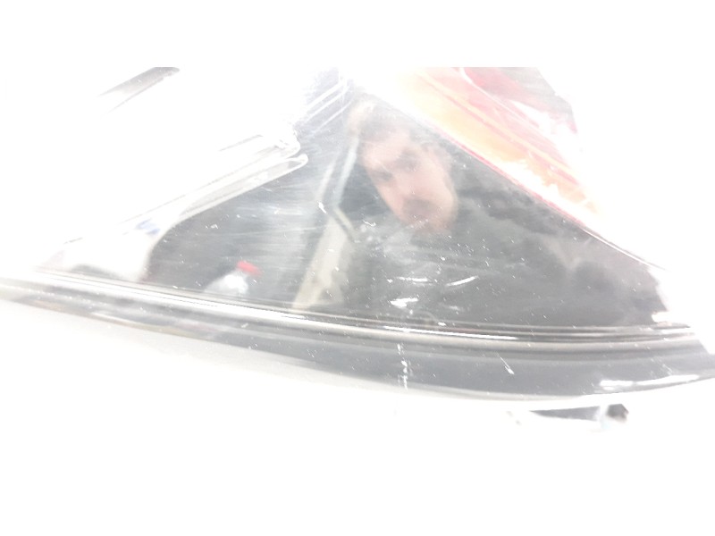 Recambio de piloto trasero izquierdo para toyota corolla (e21) referencia OEM IAM V350010L  