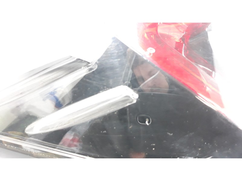 Recambio de piloto trasero izquierdo para toyota corolla (e21) referencia OEM IAM V350010L  