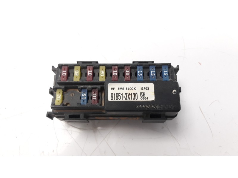Recambio de caja reles / fusibles para kia cee´d 1.6 crdi cat referencia OEM IAM 919513X130  