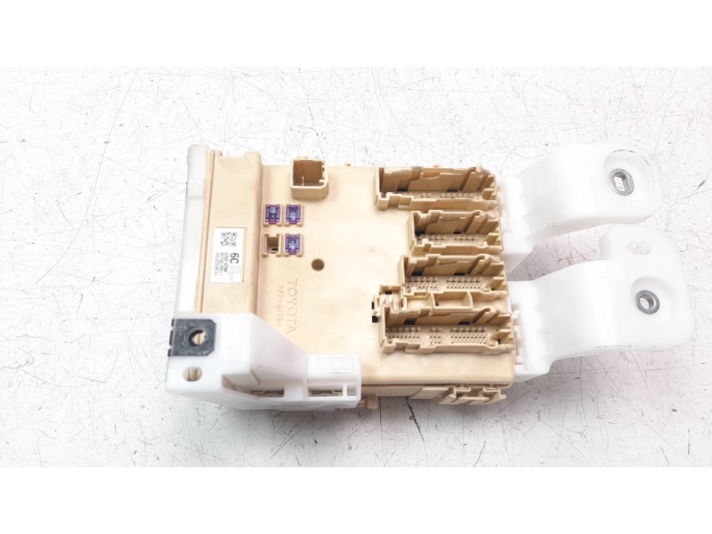 Recambio de caja reles / fusibles para lexus nx 2.5 16v cat (híbrido) referencia OEM IAM 8273078011  