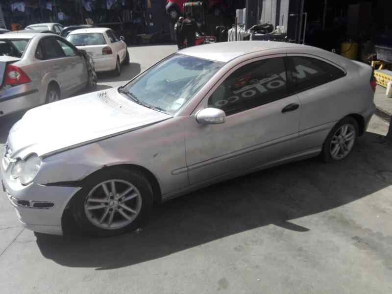 mercedes-benz clase c (w203) sportcoupe del año 2002