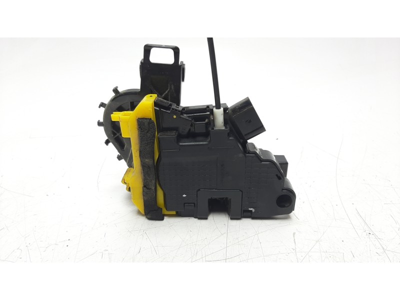 Recambio de cerradura puerta delantera izquierda para kia cee´d 1.6 crdi cat referencia OEM IAM 81310A2100  