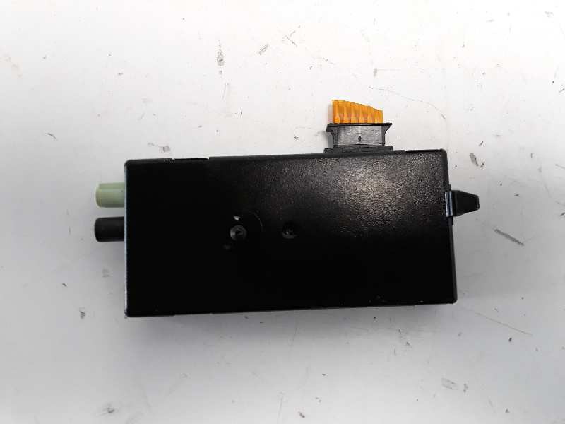 Recambio de antena para bmw serie 3 lim. (f30) 318d advantage referencia OEM IAM 923117806 10859410 