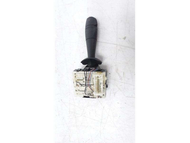 Recambio de mando limpia para renault captur 0.9 energy referencia OEM IAM 8201168016  