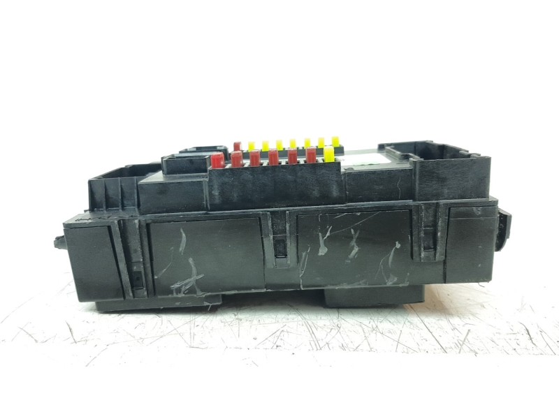 Recambio de caja reles / fusibles para jeep compass ii 1.6 m-jet cat referencia OEM IAM 501557170  
