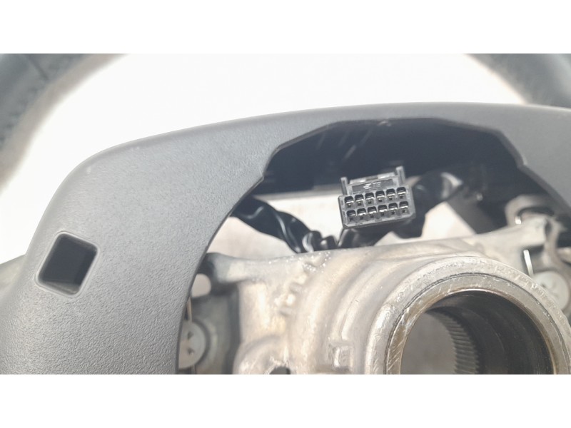 Recambio de volante para toyota corolla (e21) referencia OEM IAM 451000Z340D  