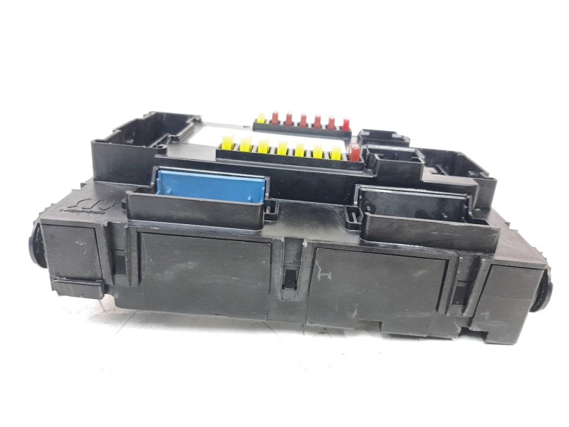 Recambio de caja reles / fusibles para jeep compass ii 1.6 m-jet cat referencia OEM IAM 501557170  
