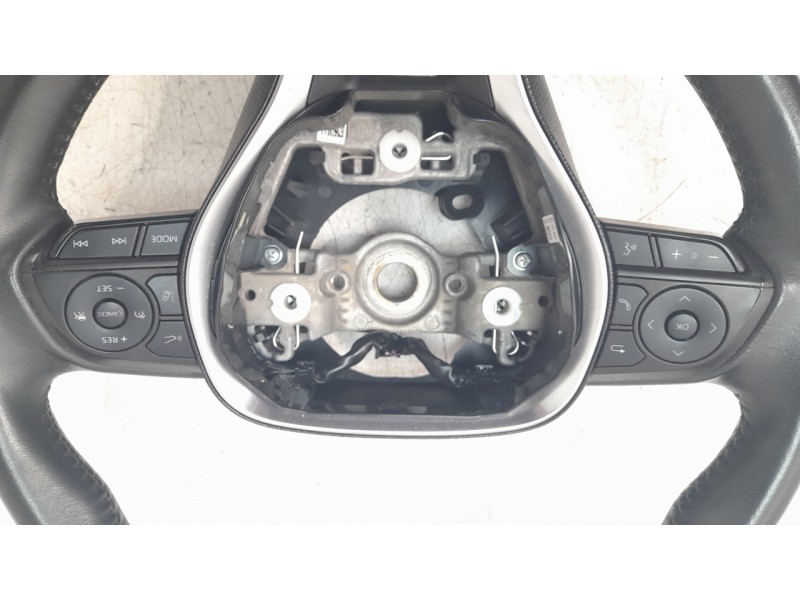 Recambio de volante para toyota corolla (e21) referencia OEM IAM 451000Z340D  