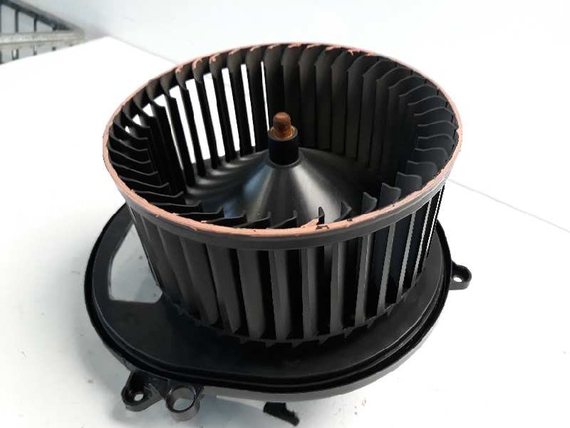Recambio de ventilador calefaccion para bmw serie 3 lim. (f30) 318d advantage referencia OEM IAM T958225 T921557 1066736