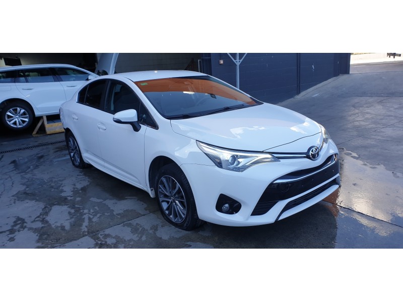 toyota avensis del año 2017