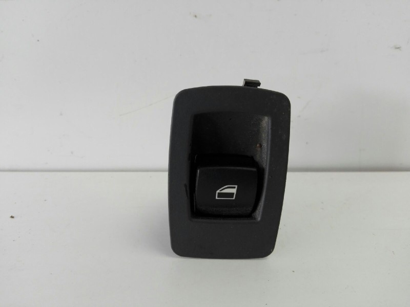 Recambio de mando elevalunas trasero derecho para bmw serie 1 berlina (e81/e87) 118d referencia OEM IAM 6935534  