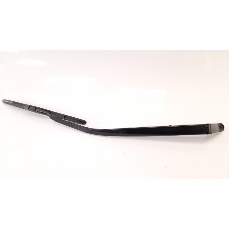 Recambio de brazo limpia delantero izquierdo para toyota auris touring sports (e18) hybrid active referencia OEM IAM   
