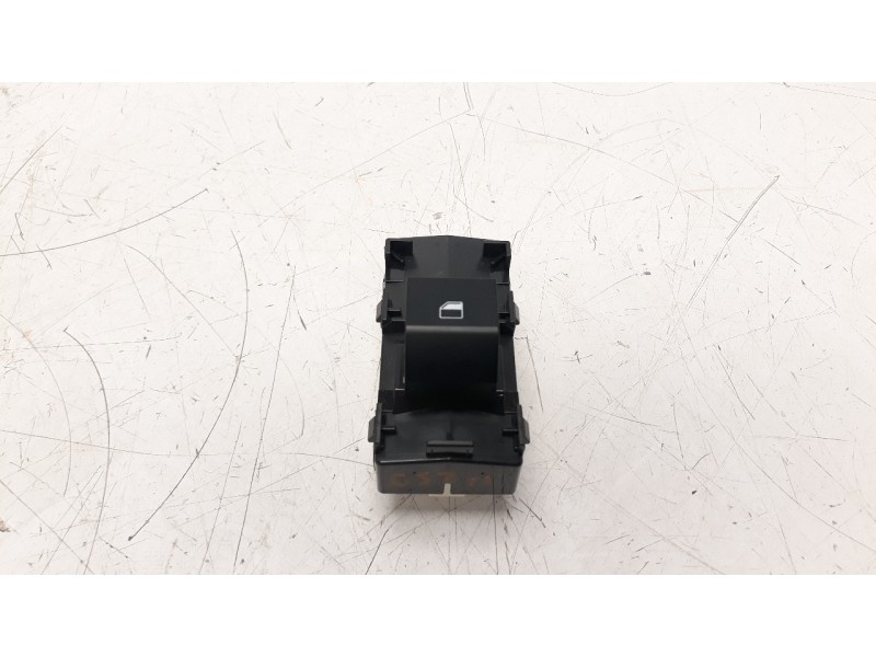 Recambio de mando elevalunas trasero derecho para kia niro referencia OEM IAM 93681AT000  