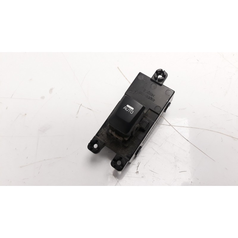 Recambio de mando elevalunas trasero derecho para kia cee´d 1.6 crdi cat referencia OEM IAM 93580A2000  