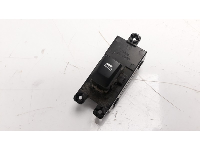 Recambio de mando elevalunas trasero derecho para kia cee´d 1.6 crdi cat referencia OEM IAM 93580A2000  