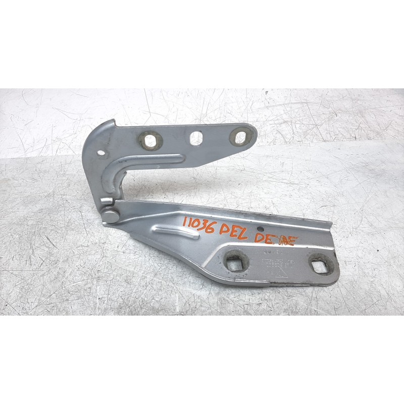 Recambio de bisagra capo derecha para porsche cayenne (typ 9pa) turbo s referencia OEM IAM 7L5823302  