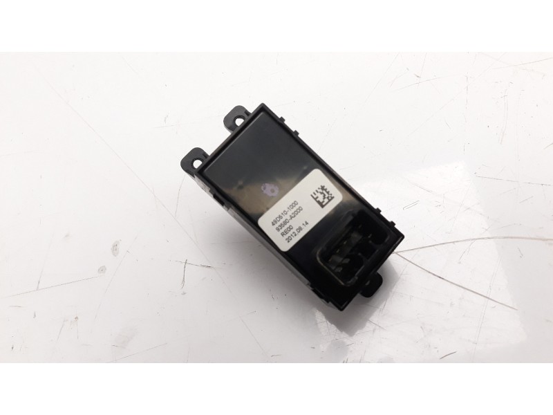 Recambio de mando elevalunas trasero derecho para kia cee´d 1.6 crdi cat referencia OEM IAM 93580A2000  