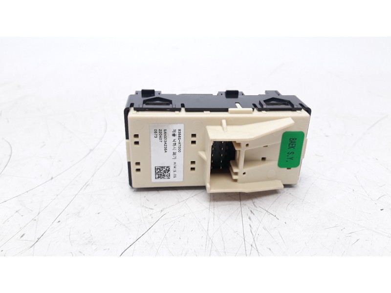 Recambio de mando elevalunas trasero izquierdo para kia niro referencia OEM IAM 93681AT000  